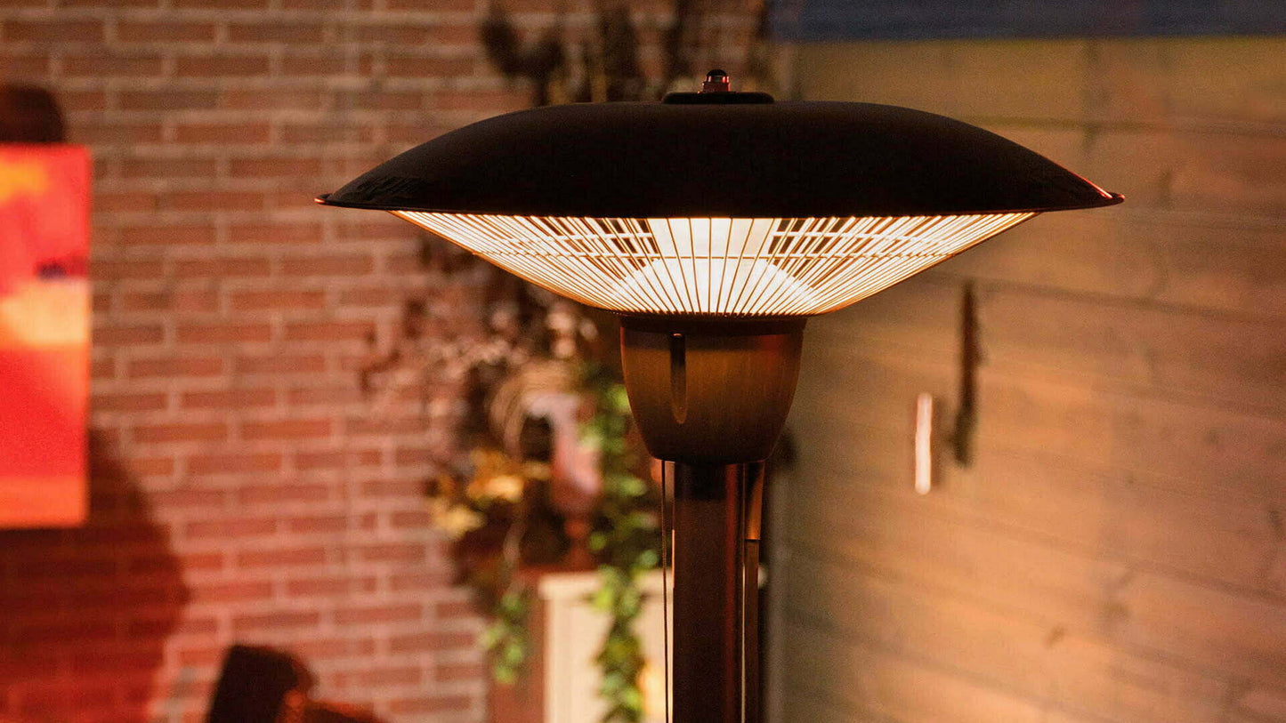 Barcelona Bright Fritstående Terrassevarmer – Sort (1500W) - Nordic Unique