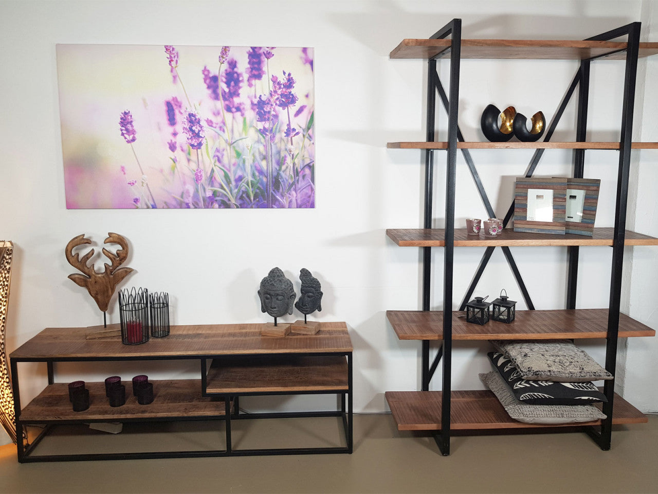 Liverpool TV-møbel – luftigt TV-bord i industrielt design