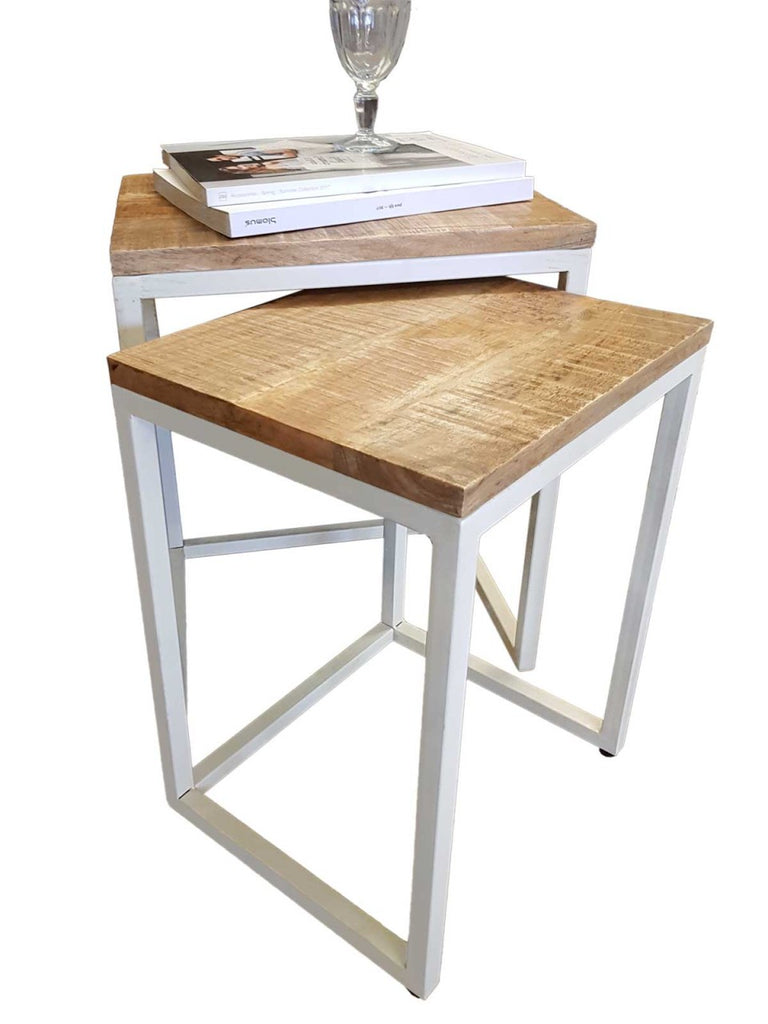Sidebord i træ og metal, sæt med 2 stk. hvid