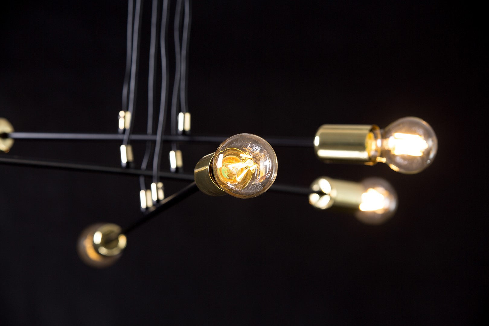 Loftlampe VESIO 6 - Sort / Guld / Rav - Nordic Unique