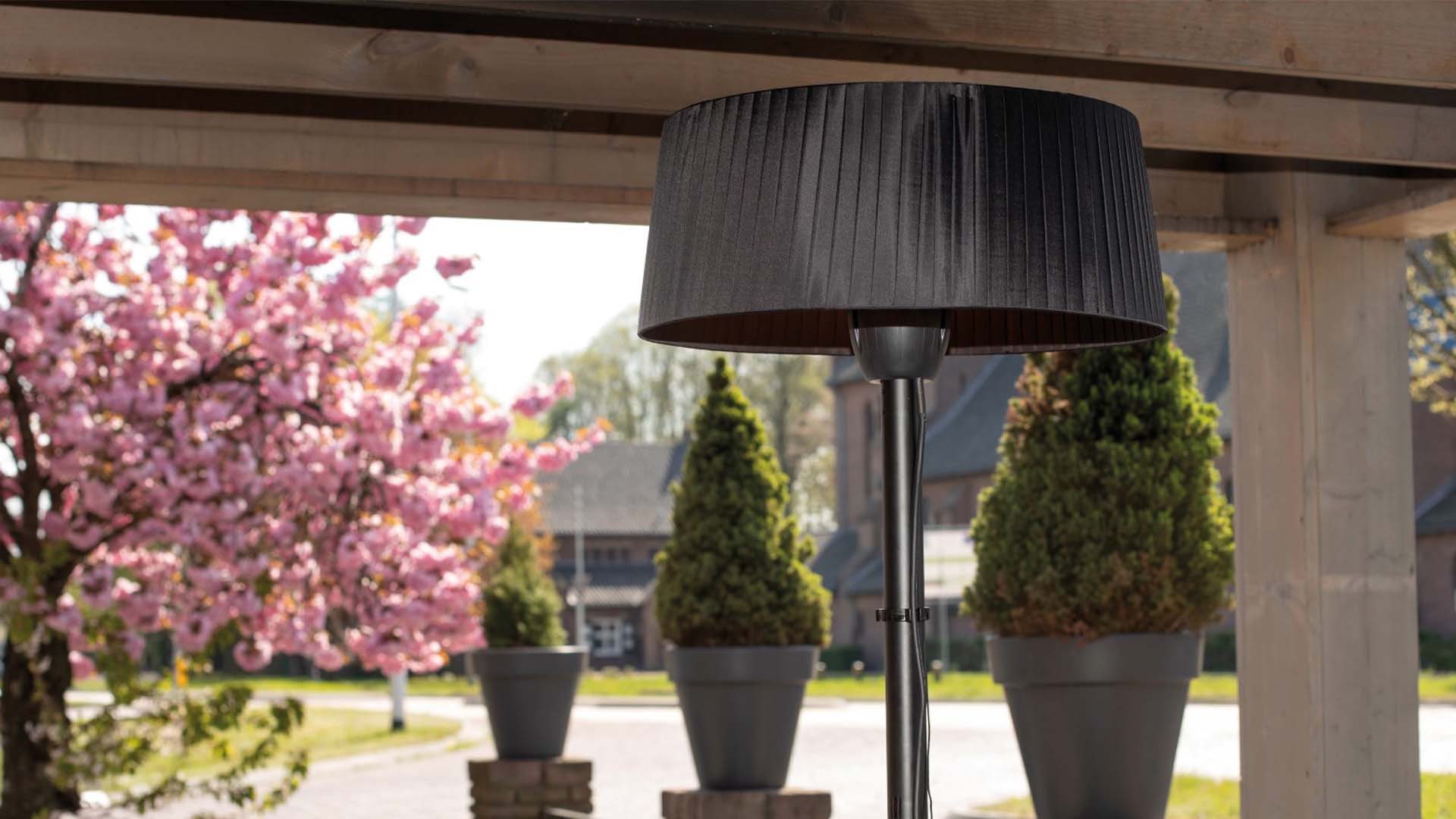 Artix Bright Fritstående Terrassevarmer – Sort (1500W) - Nordic Unique