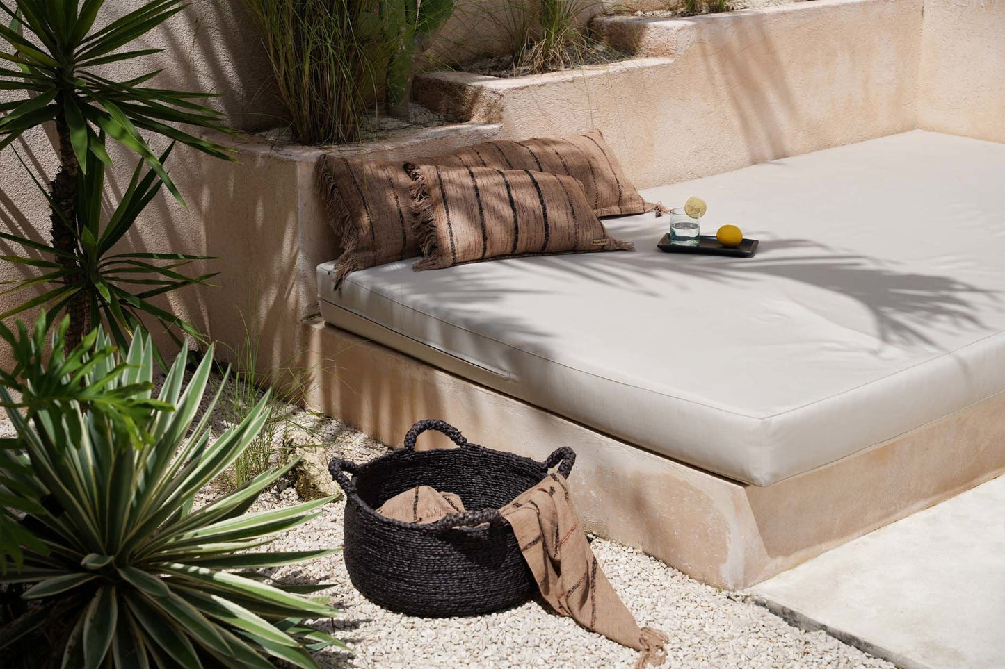 Les Quatre Mains Kurv- Sort - L - Nordic Unique