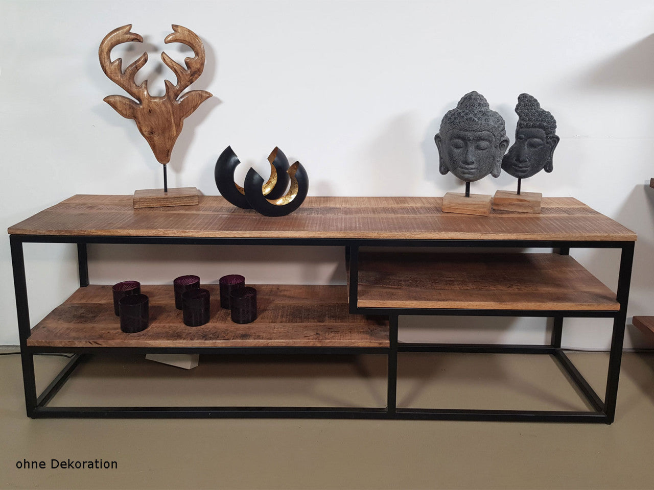 Liverpool TV-møbel – luftigt TV-bord i industrielt design