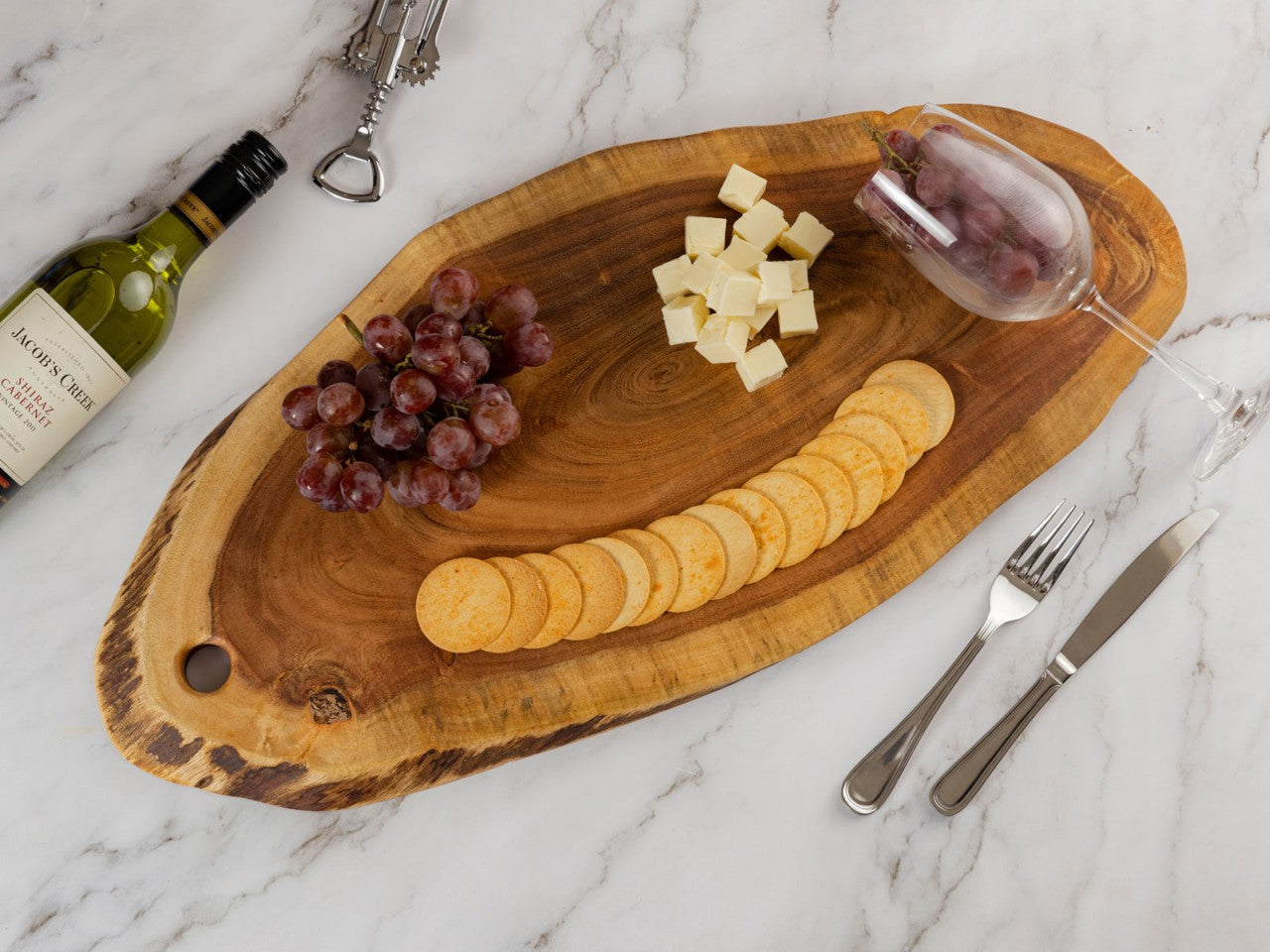 Serveringsbræt i Akacietræ – Håndlavet Skærebræt eller Dekorationsbakke - Nordic Unique