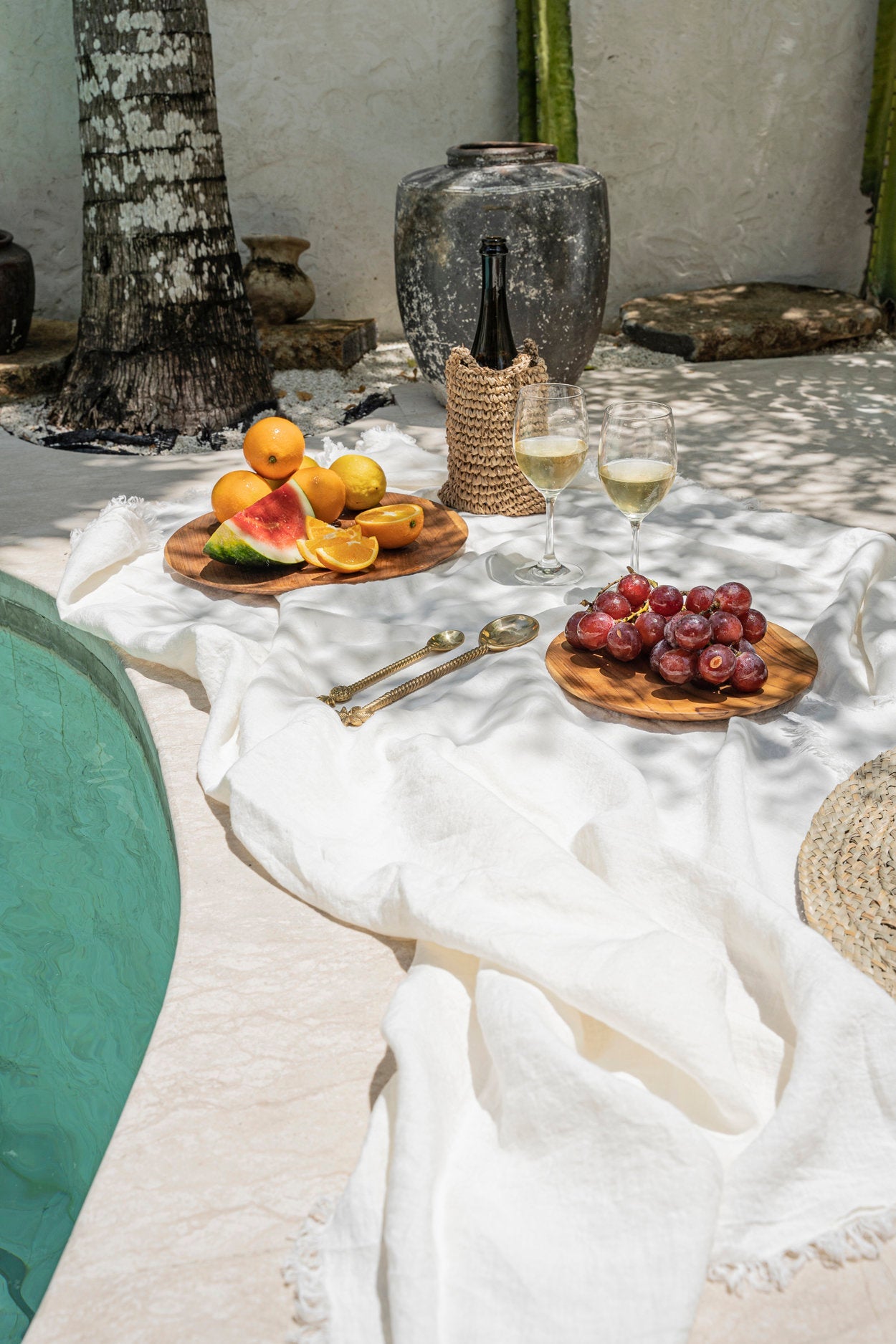 White linen tablecloth - 150x150cm