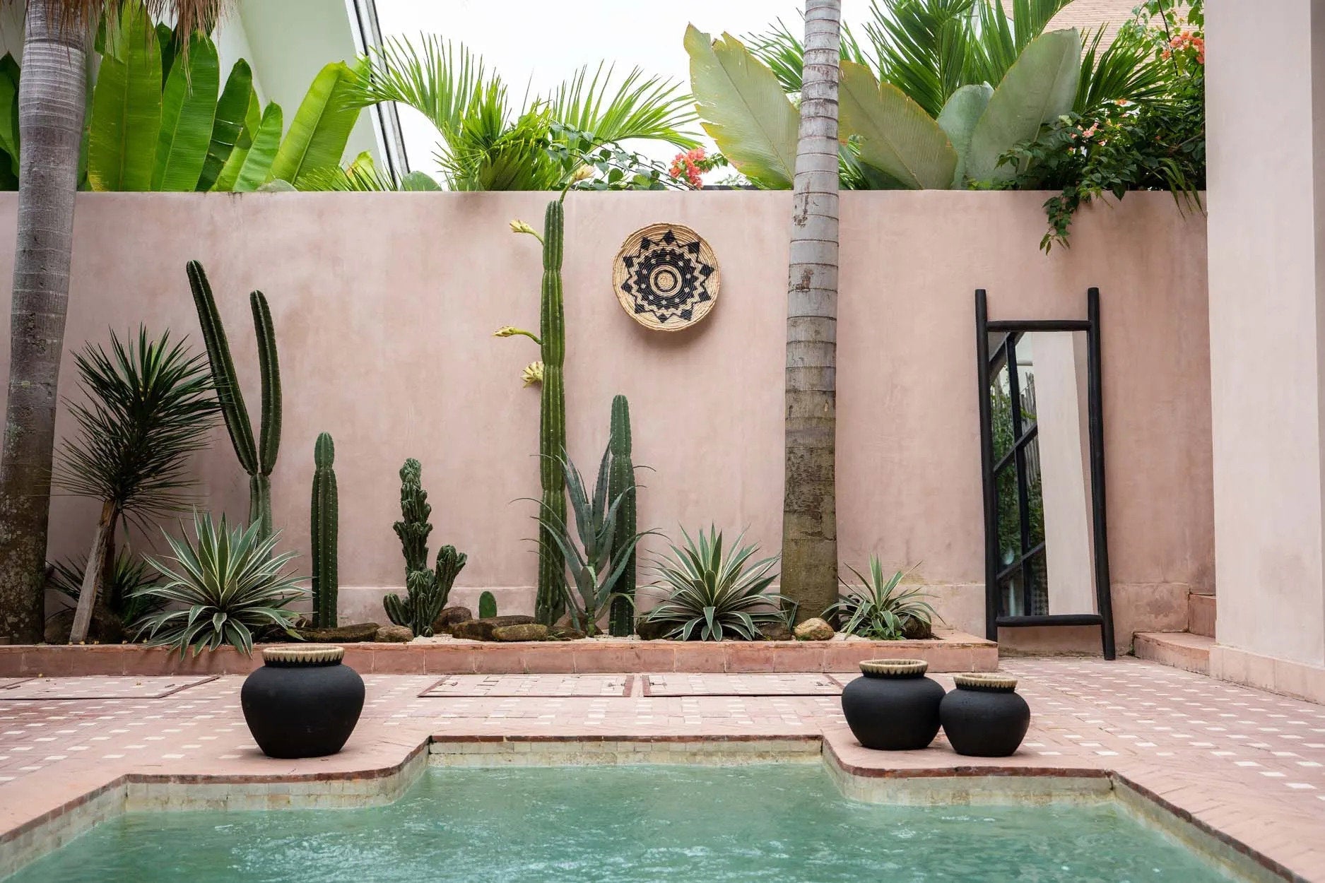 Madrid Vase - Sort Naturlig - M - Nordic Unique