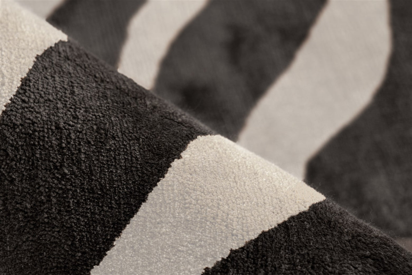 Sinai Tæppe – Elfenben / Sort – 80 x 150 cm - Nordic Unique