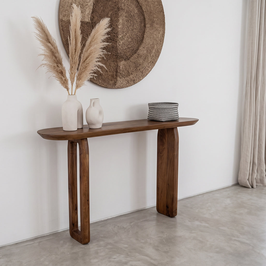 Sidebord med afrundet kant i mangotræ, brun - 140x35x80 cm